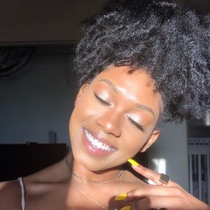 Meet your Posher, Jonell